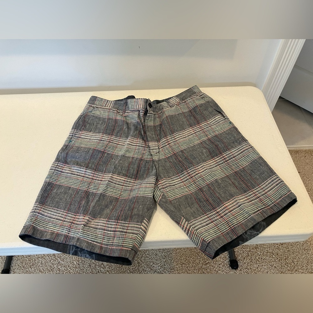 Tommy Bahama Reversible men’s shorts